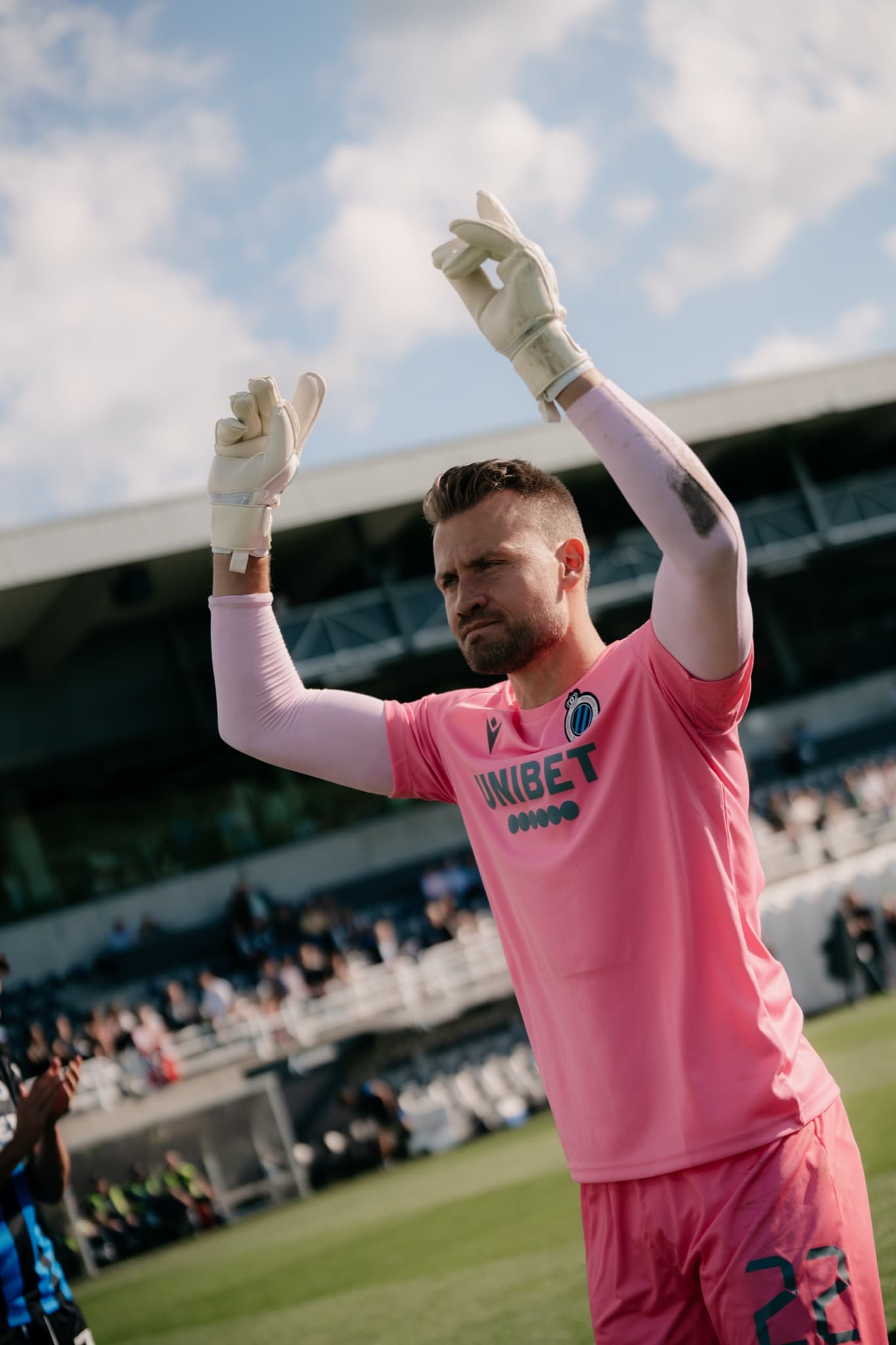 Simon Mignolet op het veld